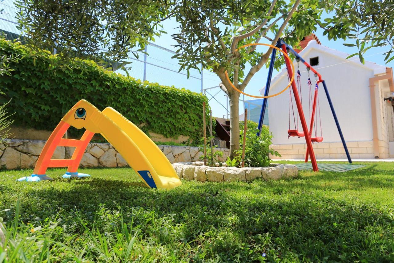 Family Friendly Seaside Apartments Razanj, Rogoznica - 10373 ภายนอก รูปภาพ