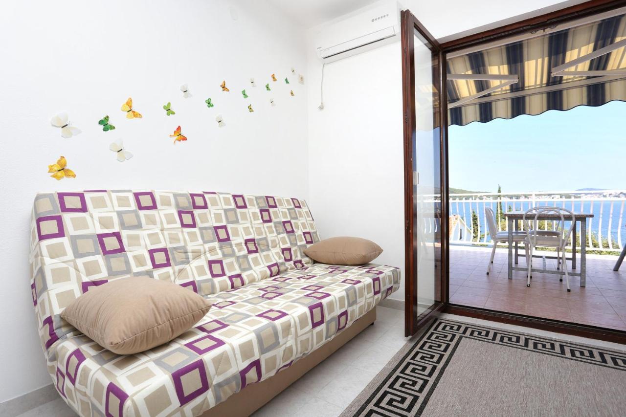 Family Friendly Seaside Apartments Razanj, Rogoznica - 10373 ภายนอก รูปภาพ