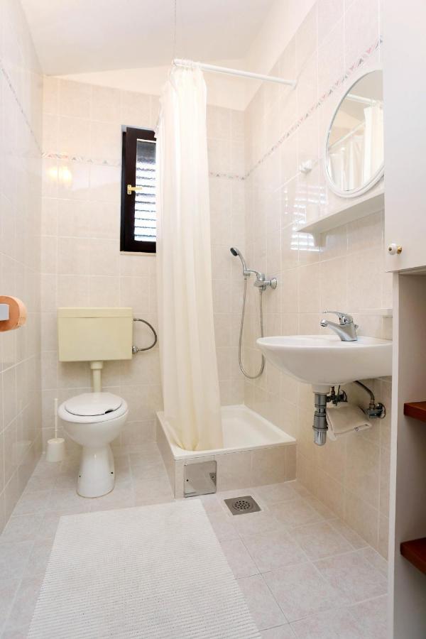Family Friendly Seaside Apartments Razanj, Rogoznica - 10373 ภายนอก รูปภาพ