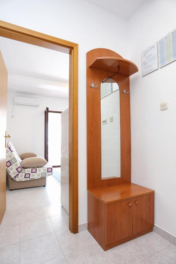 Family Friendly Seaside Apartments Razanj, Rogoznica - 10373 ภายนอก รูปภาพ