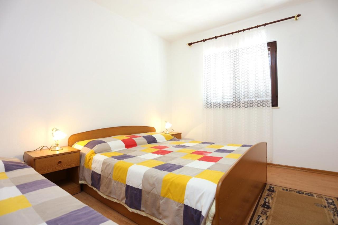 Family Friendly Seaside Apartments Razanj, Rogoznica - 10373 ภายนอก รูปภาพ