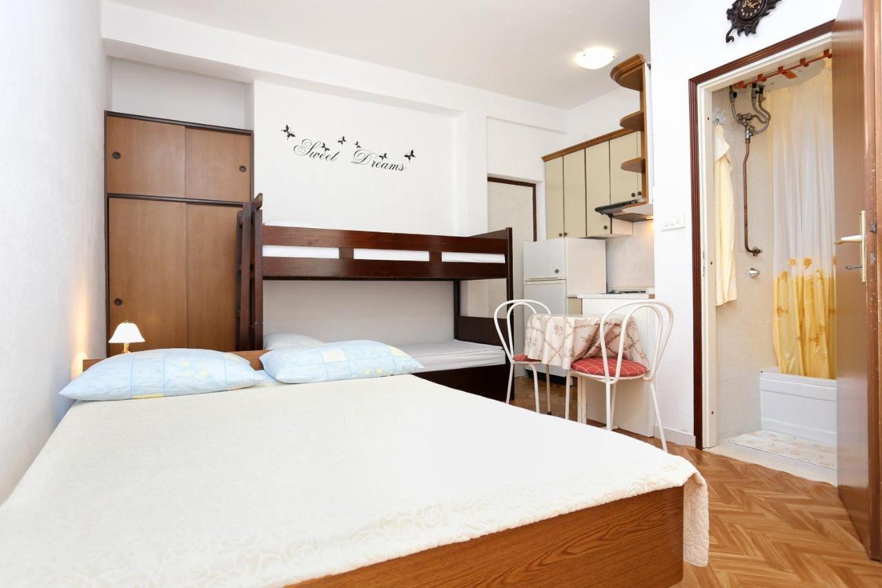 Family Friendly Seaside Apartments Razanj, Rogoznica - 10373 ภายนอก รูปภาพ