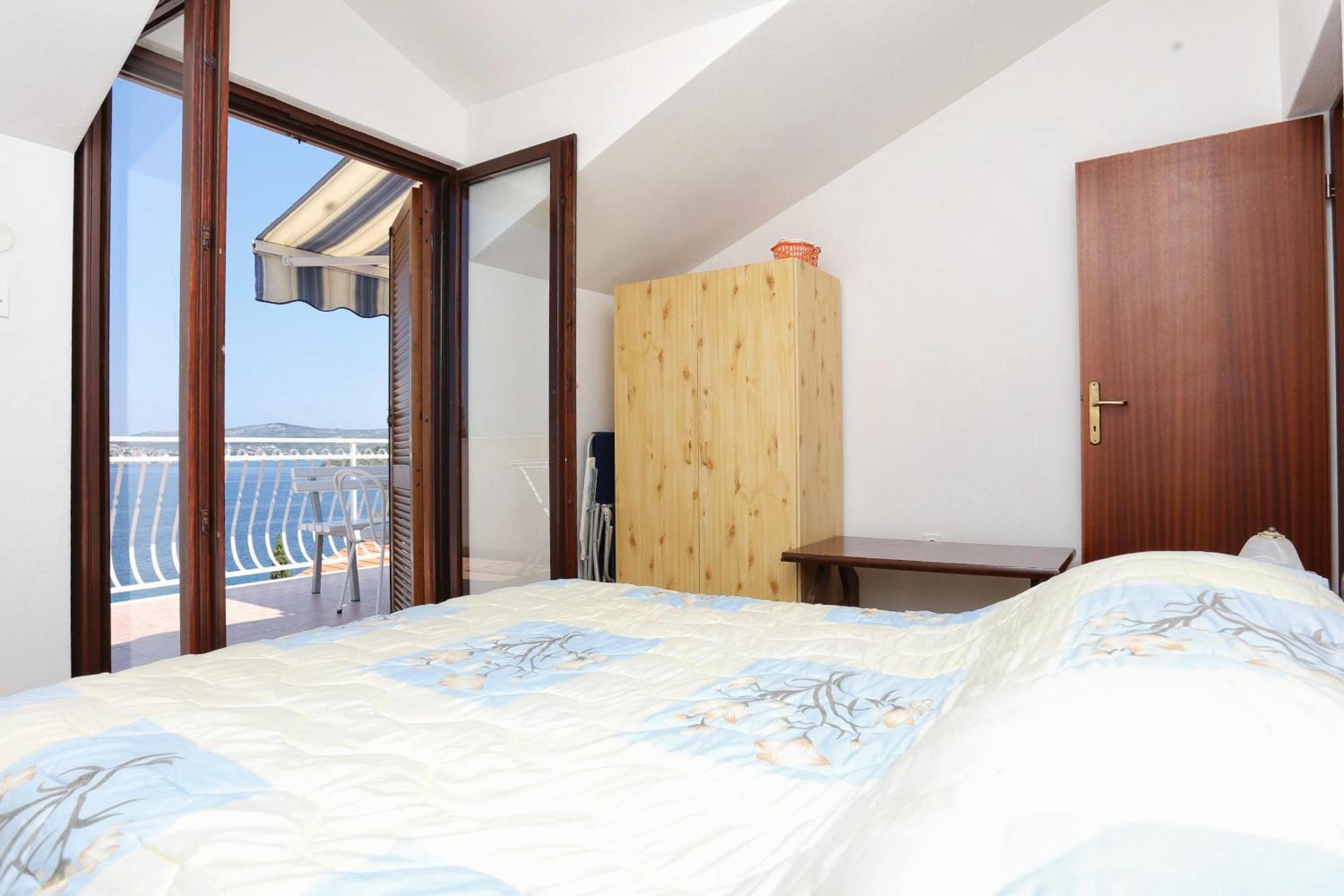 Family Friendly Seaside Apartments Razanj, Rogoznica - 10373 ห้อง รูปภาพ