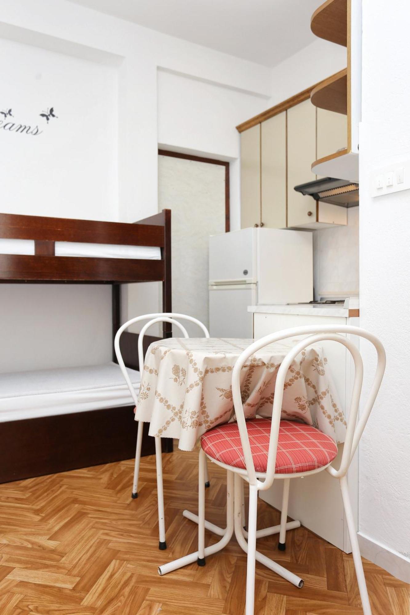 Family Friendly Seaside Apartments Razanj, Rogoznica - 10373 ห้อง รูปภาพ